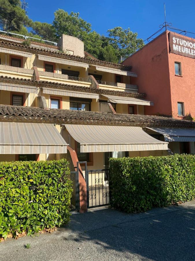瑟沃特尔卡斯塔尼尔酒店 Castagniers 外观 照片